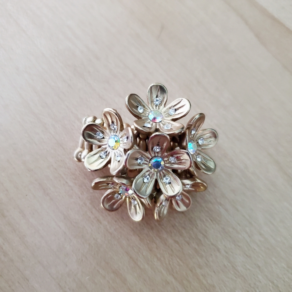 Brass crystal flower ring